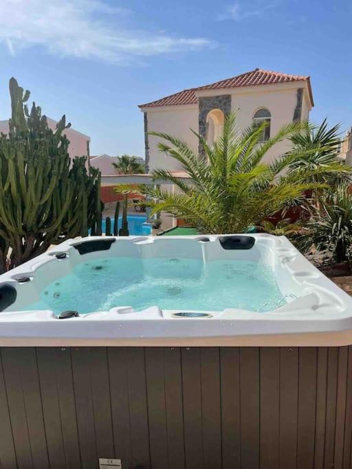 Casa Macken Con Piscina Climatizada Y Jacuzzi Villa San Bartolomé Szoba fotó